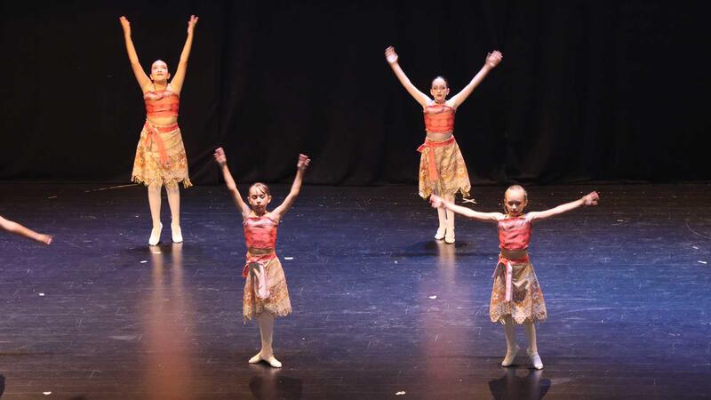 El Conservatori Elemental de Dansa clausura el curs 2023/24 amb una gran exhibició en el Centre Cultural