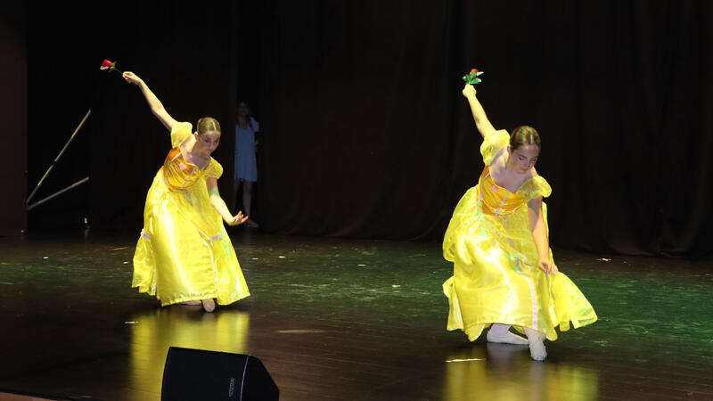 El Conservatori Elemental de Dansa clausura el curs 2023/24 amb una gran exhibició en el Centre Cultural