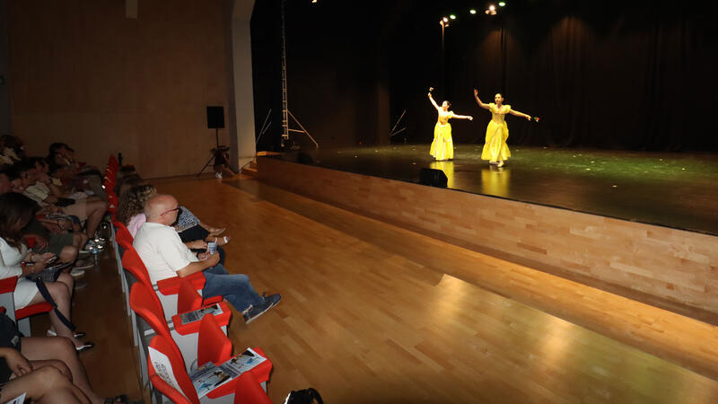 El Conservatori Elemental de Dansa clausura el curs 2023/24 amb una gran exhibició en el Centre Cultural