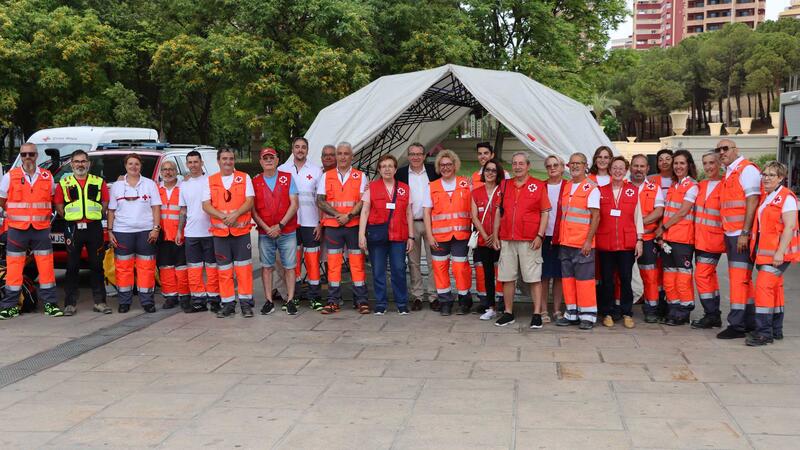 Creu Roja presenta a Benidorm una nova ambulància i l