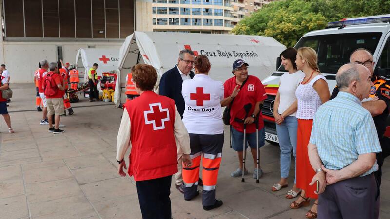 Creu Roja presenta a Benidorm una nova ambulància i l