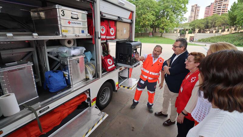 Creu Roja presenta a Benidorm una nova ambulància i l