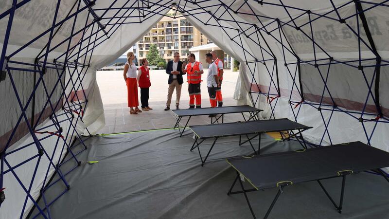 Creu Roja presenta a Benidorm una nova ambulància i l
