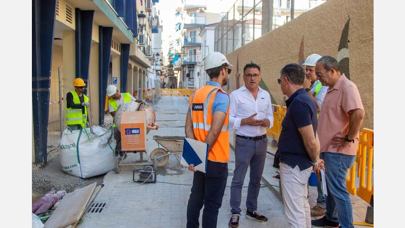 Benidorm completa la primera fase de las obras de renovación de agua potable y alcantarillado en la calle Pérez Martorell