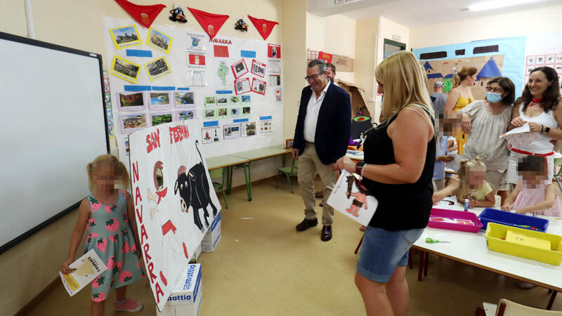 El CEIP Serra Gelada recrea un Fitur a pequeña escala con todas las autonomías de España