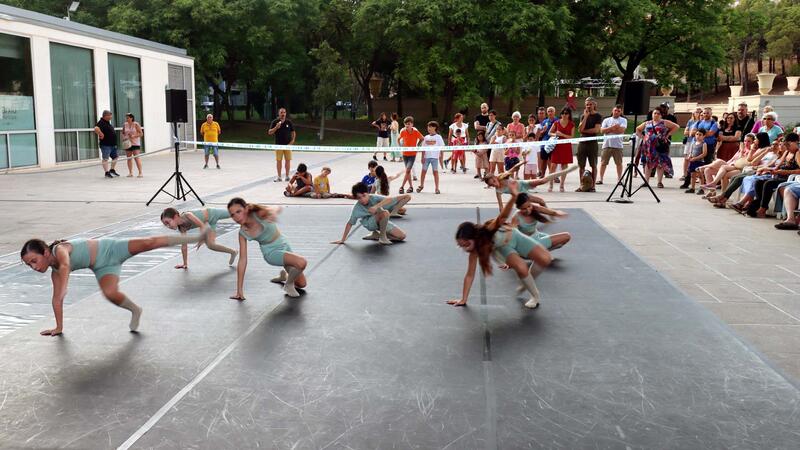 Benidorm schools take contemporary dance to the streets on the first day of Les Ones