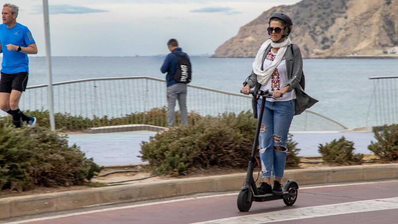 La Policía Local realiza una campaña de controles a los vehículos de movilidad personal que se salda con 265 inspecciones en los dos últimos meses