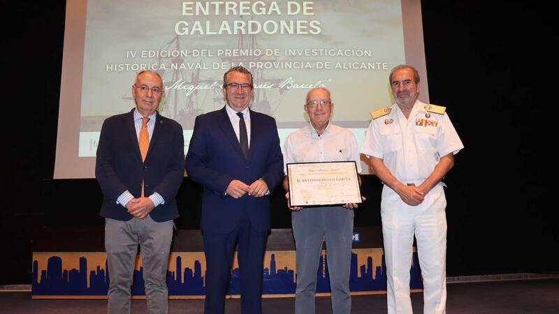 Los profesores Francisco Amillo y Antonio Bravo reciben los Premios de Investigación de Historia Naval de la Fundación Frax y el Ayuntamiento 
