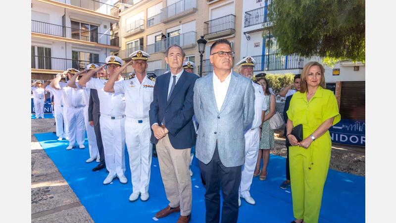 Benidorm rendix un sentit homenatge als Caiguts en la Mar i a l