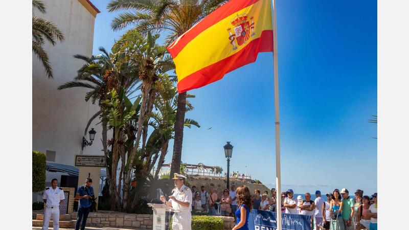 Benidorm rendix un sentit homenatge als Caiguts en la Mar i a l