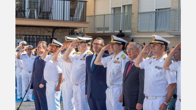 Benidorm rendix un sentit homenatge als Caiguts en la Mar i a l