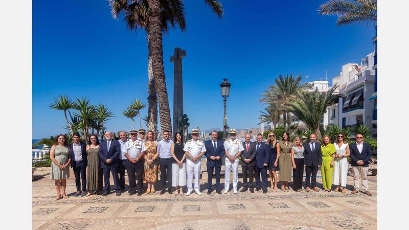 Benidorm rendix un sentit homenatge als Caiguts en la Mar i a l