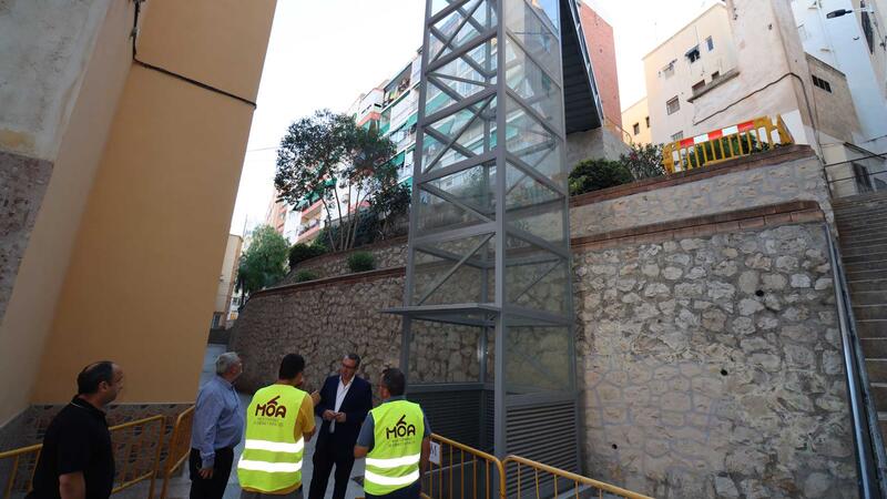 Benidorm reprén les obres al carrer Teuladí després d