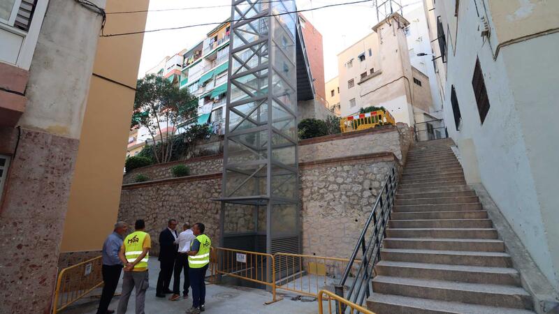 Benidorm reprén les obres al carrer Teuladí després d