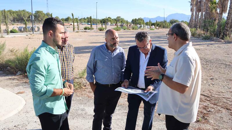 Benidorm inicia una nueva fase en la construcción del tanatorio con el comienzo de los trabajos de hormigonado de la parcela  