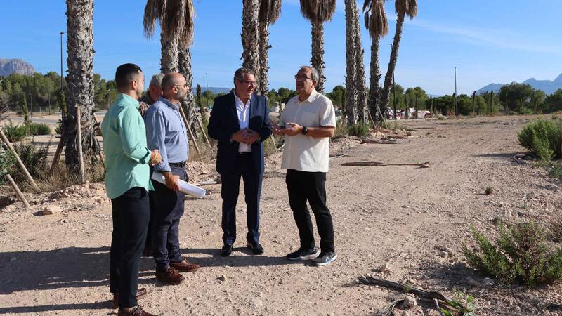 Benidorm inicia una nueva fase en la construcción del tanatorio con el comienzo de los trabajos de hormigonado de la parcela  