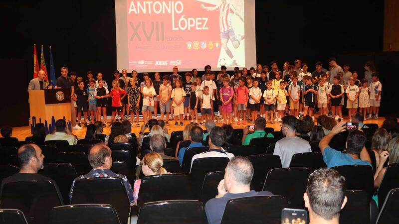 El XVII campus de fútbol ‘Antonio López’ arranca con casi 80 inscritos