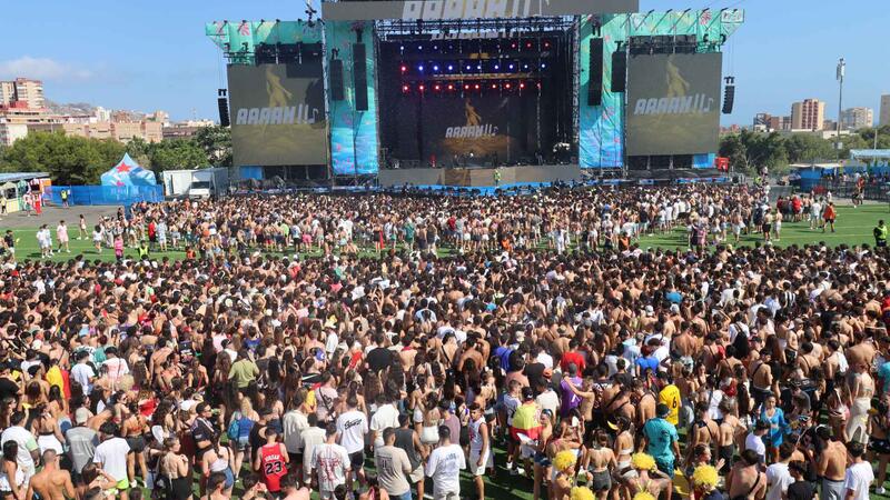The Reggaeton Beach Festival once again achieves public success in its two days
