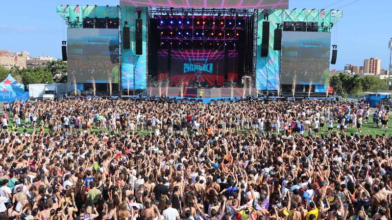 The Reggaeton Beach Festival once again achieves public success in its two days
