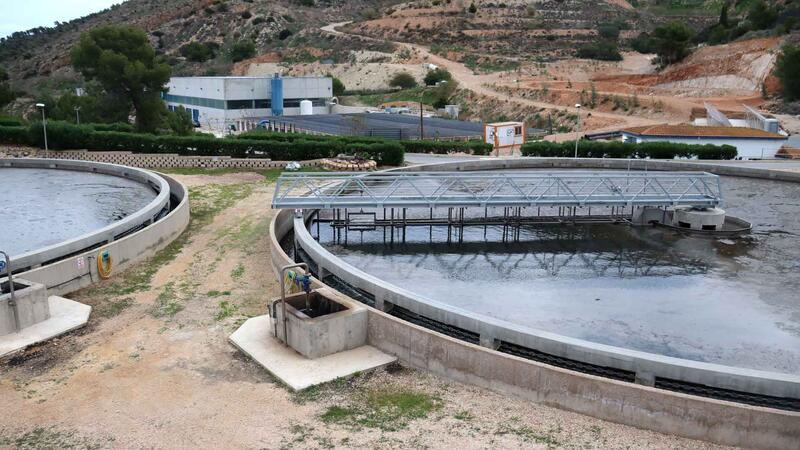 Benidorm aprueba la redacción del Plan Director de Agua Regenerada para generalizar su uso en espacios públicos y privados