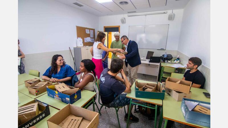 Vint jóvens es formen en jardineria i educació ambiental amb el programa 