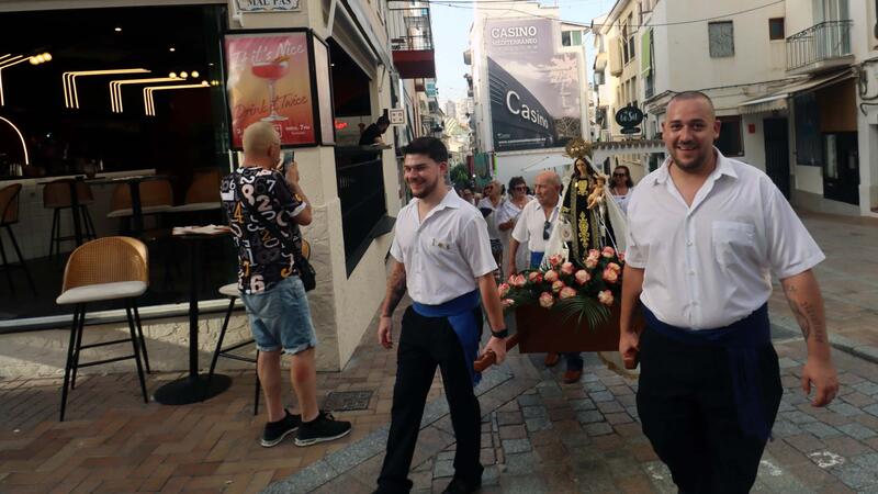 Benidorm ofrenda a la Virgen del Carmen y rinde homenaje a los Caídos en la Mar