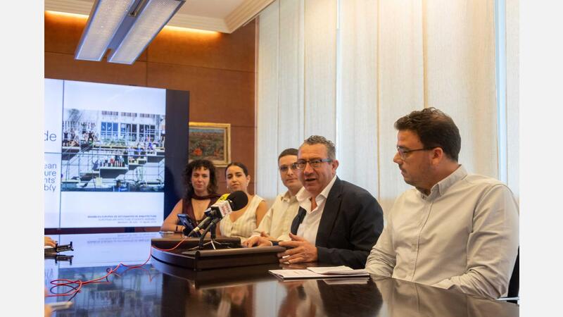 Medio millar de estudiantes de Arquitectura de 22 países se reúnen en Benidorm para explorar su modelo ecosostenible e innovador