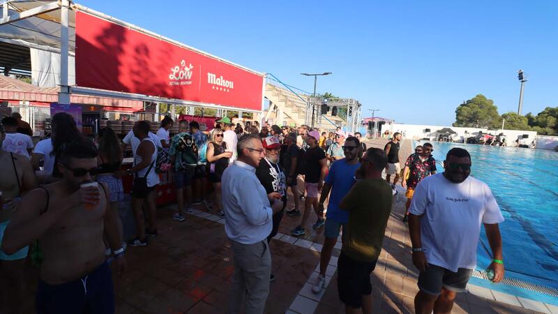 Benidorm welcomes Low 2024 with more than 20,000 people on its first day