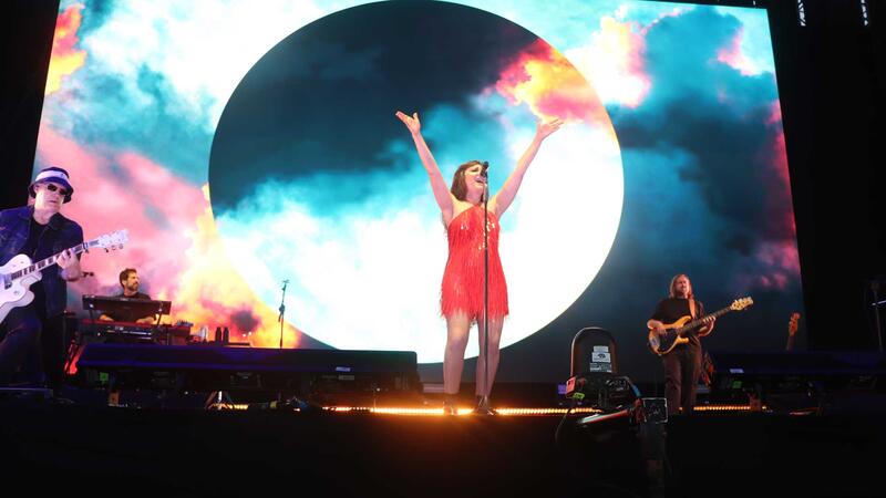 Benidorm welcomes Low 2024 with more than 20,000 people on its first day
