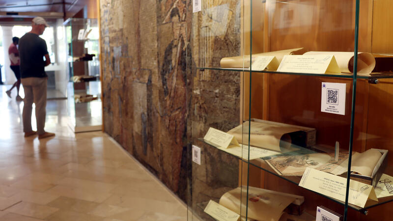 La Biblioteca Central expone una muestra sobre la historia de la pianola y su impacto en el mundo de la música