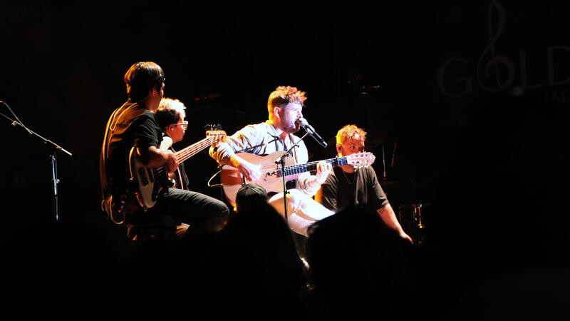 Pablo López brings together more than 3,000 people to sing his greatest hits in l