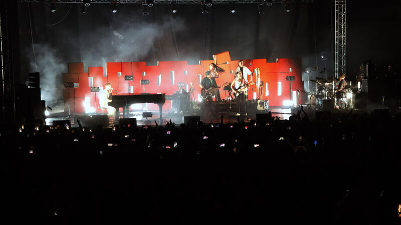 Pablo López brings together more than 3,000 people to sing his greatest hits in l