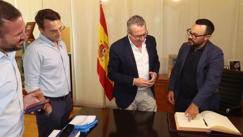 Benidorm recibe la visita del concejal del distrito neoyorkino de Queens, Francisco Moya