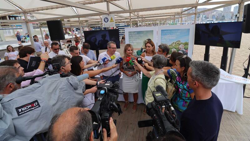 El alcalde defiende la “industria de la felicidad” en la presentación de la campaña de Hosbec #Yotambiénsoyturista