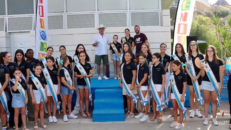 More than 300 swimmers complete the swim between l’Illa and the Port of Benidorm