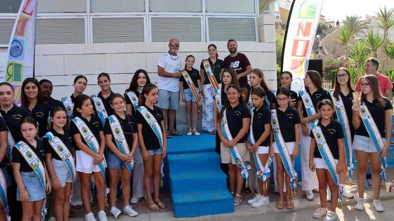 More than 300 swimmers complete the swim between l’Illa and the Port of Benidorm