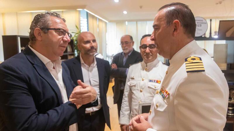Benidorm concede el Premio Movilidad Sostenible ‘Ciudad de Benidorm’ al buque escuela ‘Juan Sebastián Elcano’ de la Armada Española