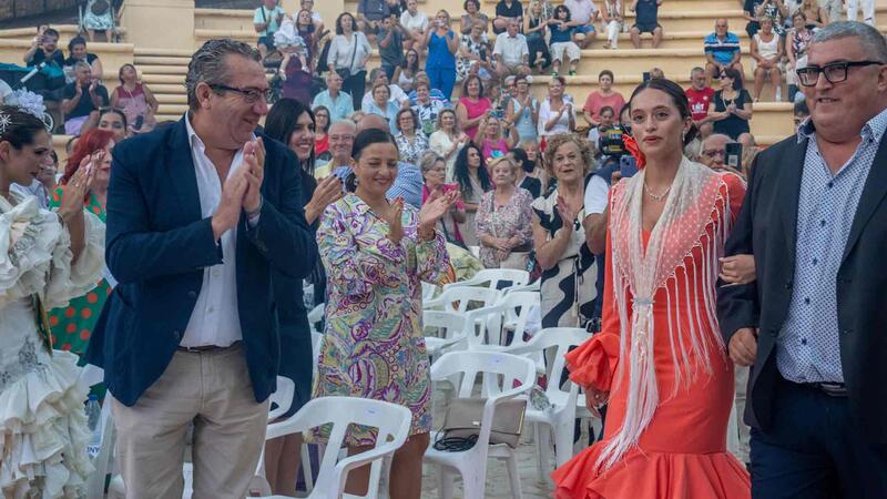 Beatriz Martínez y Kenia Moreno, reinas de la Casa de Andalucía de Benidorm