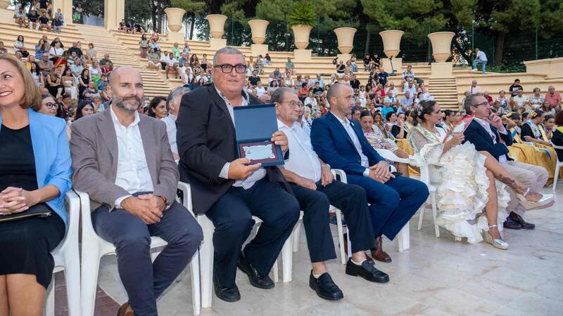 Beatriz Martínez y Kenia Moreno, reinas de la Casa de Andalucía de Benidorm