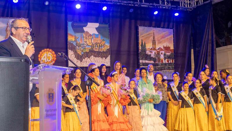 Beatriz Martínez y Kenia Moreno, reinas de la Casa de Andalucía de Benidorm