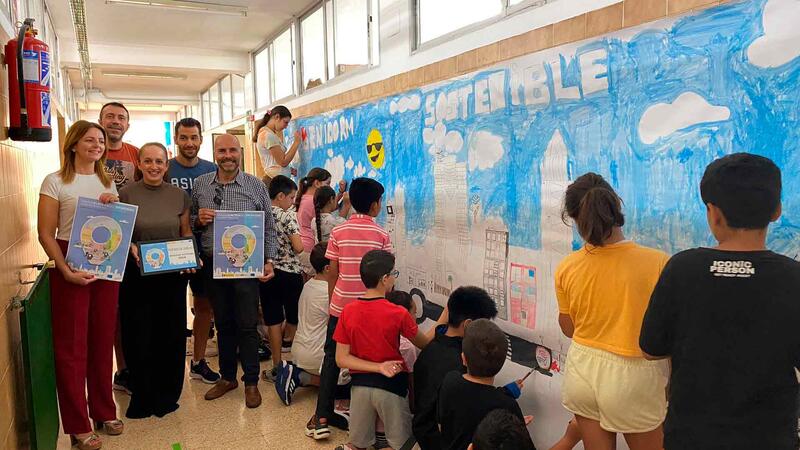 Benidorm expone una representación de la flota municipal de vehículos eléctricos y reafirma su apuesta por la movilidad sostenible