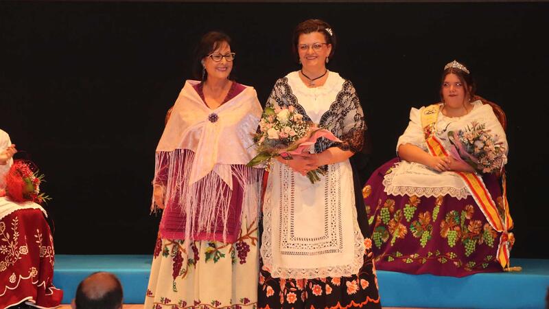 La Casa de La Mancha en Benidorm corona a Yolanda Marcos como Reina de la Vendimia