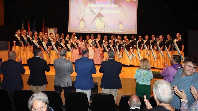La Casa de La Mancha en Benidorm corona a Yolanda Marcos como Reina de la Vendimia