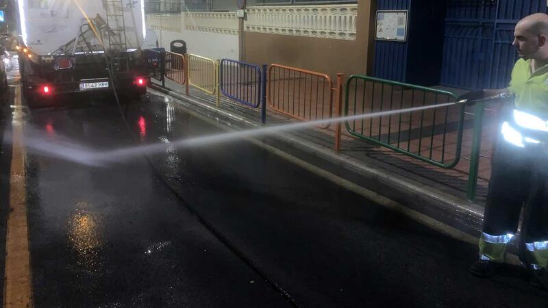 Limpieza Viaria inicia una nueva campaña de baldeos por todos los barrios de Benidorm
