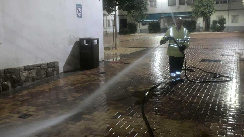 Limpieza Viaria inicia una nueva campaña de baldeos por todos los barrios de Benidorm