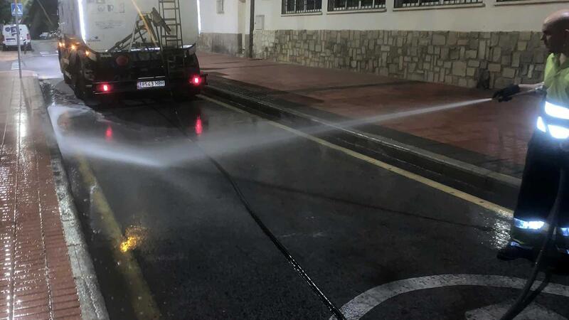 Limpieza Viaria inicia una nueva campaña de baldeos por todos los barrios de Benidorm