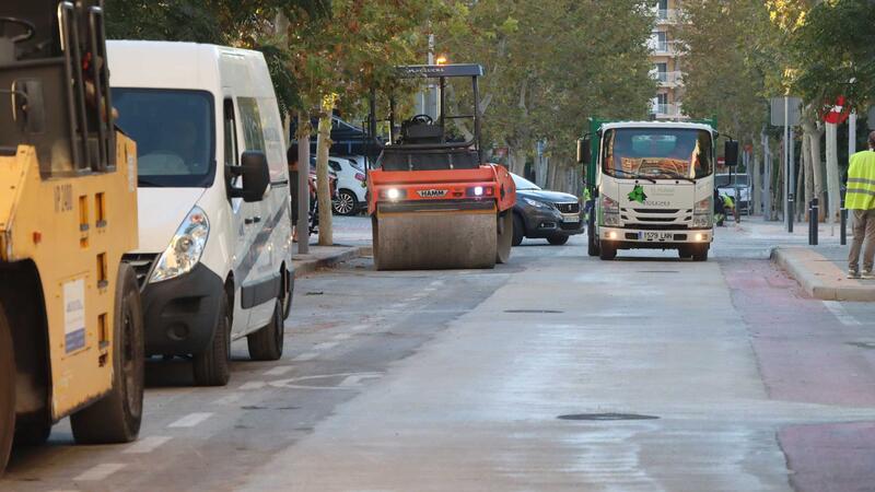 Benidorm inicia el asfaltado del barrio Els Tolls que culminará las obras de renovación de las redes de saneamiento y pluviales