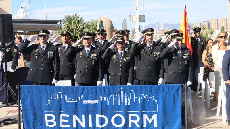 Benidorm conmemora el Día de la Policía Nacional con un acto solemne en el Paseo de Colón
