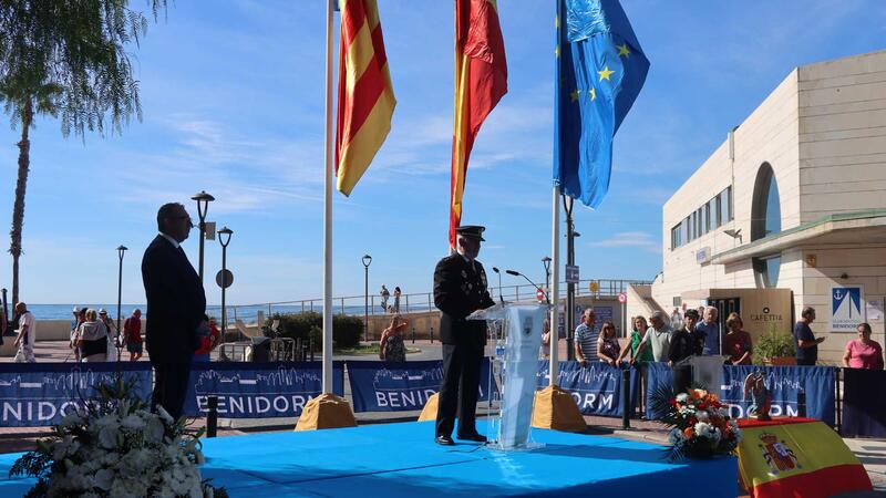 Benidorm conmemora el Día de la Policía Nacional con un acto solemne en el Paseo de Colón