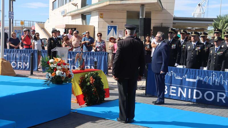 Benidorm conmemora el Día de la Policía Nacional con un acto solemne en el Paseo de Colón
